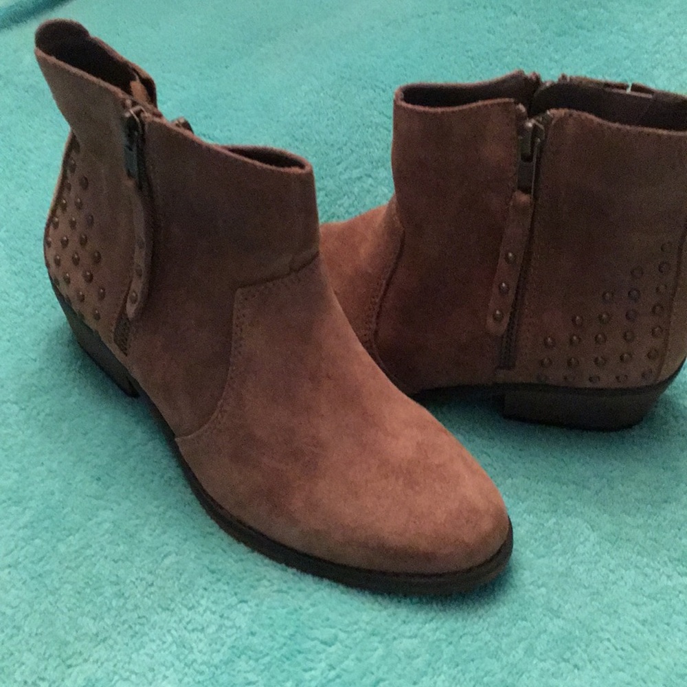 Naturalizer suede booties - Size 6